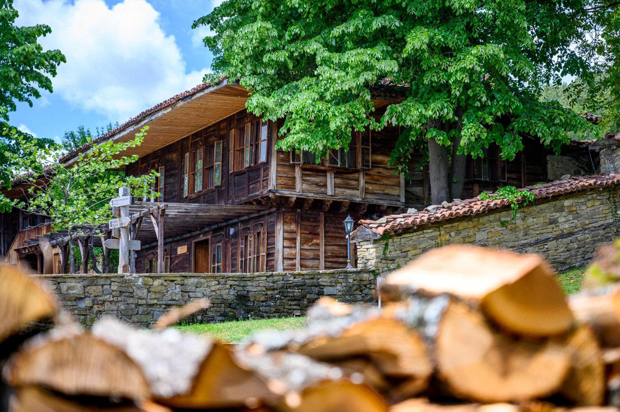 Guest Houses "Zlatna Oresha - Complex" Scherawna Exterior foto