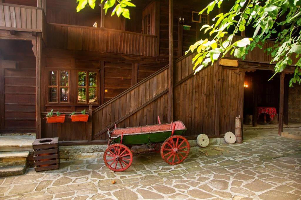 Guest Houses "Zlatna Oresha - Complex" Scherawna Exterior foto